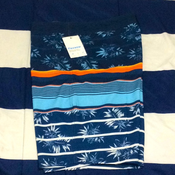 🆕 Flexware Board Shorts - Picture 1 of 3